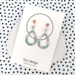 Flow | Charming | Silver & Warm Taupe