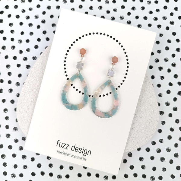 Flow | Charming | Silver & Warm Taupe