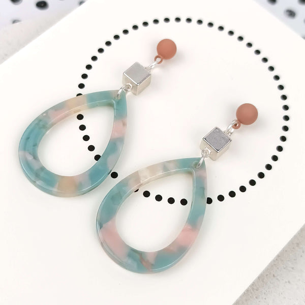 Flow | Charming | Silver & Warm Taupe