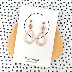 Flow | Sweet | Warm Taupe & Gold