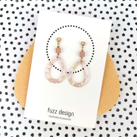 Flow | Sweet | Warm Taupe & Gold