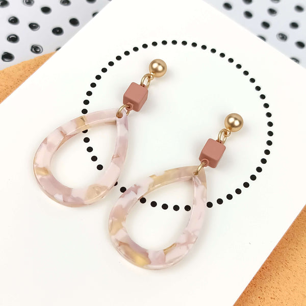 Flow | Sweet | Warm Taupe & Gold