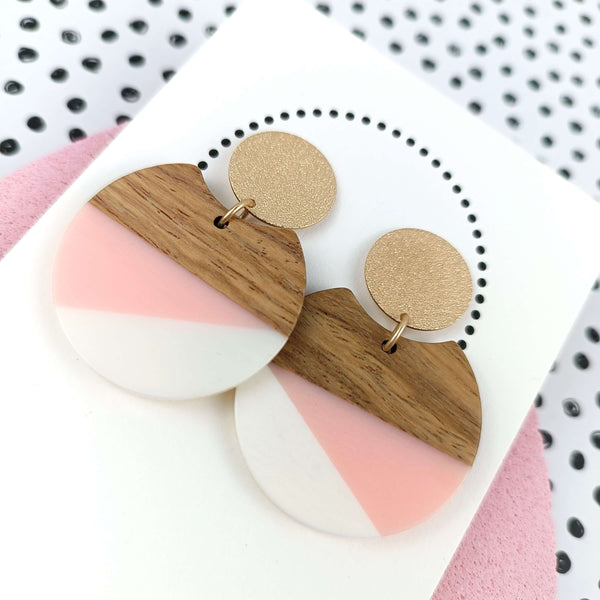 Too Hot To Handle | Ivory & Pink & Wood