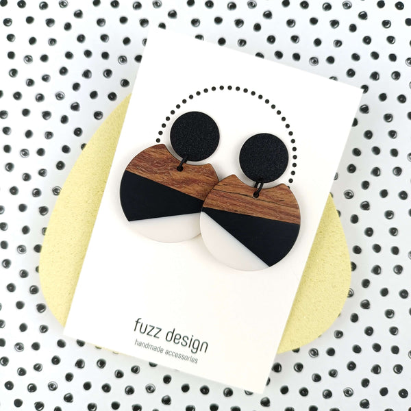 Too Hot To Handle | Ivory & Black & Wood