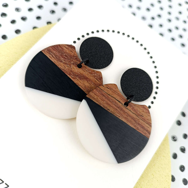 Too Hot To Handle | Ivory & Black & Wood